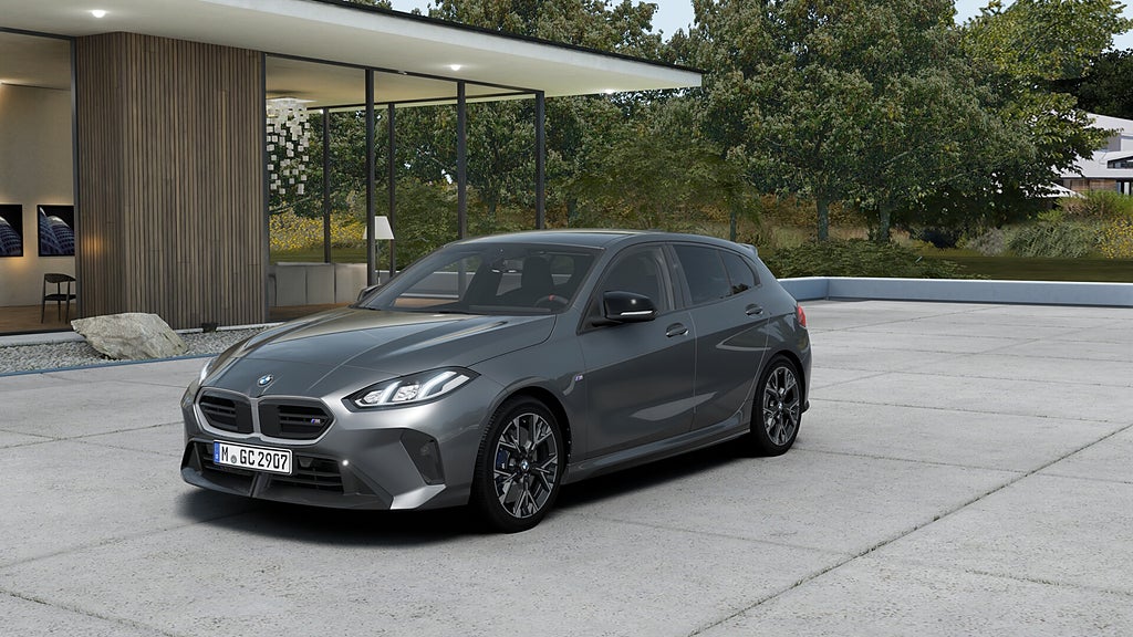 BMW M135i xDrive PÅVÄG 24 MÅN Privatleasing fr. 4.395 kr/mån