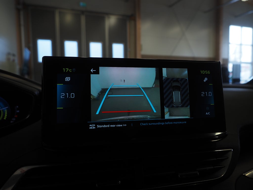 Peugeot 3008 HYBRID4 300 EAT GT | Pano | Drag | Kamera | GPS | Skinn