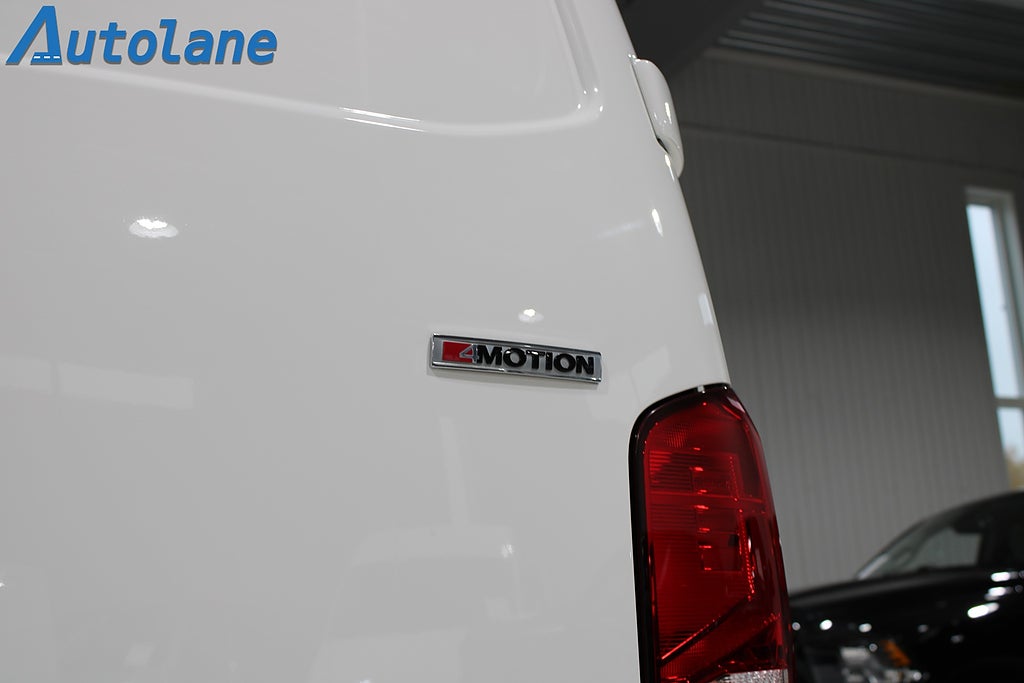 Volkswagen Transporter T32 2.0 TDI SCR 4Motion Värmare,Dragkrok,Carplay 150