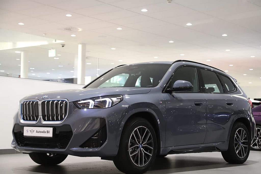 BMW iX1 xDrive 30e / M Sport / Komfortöppning