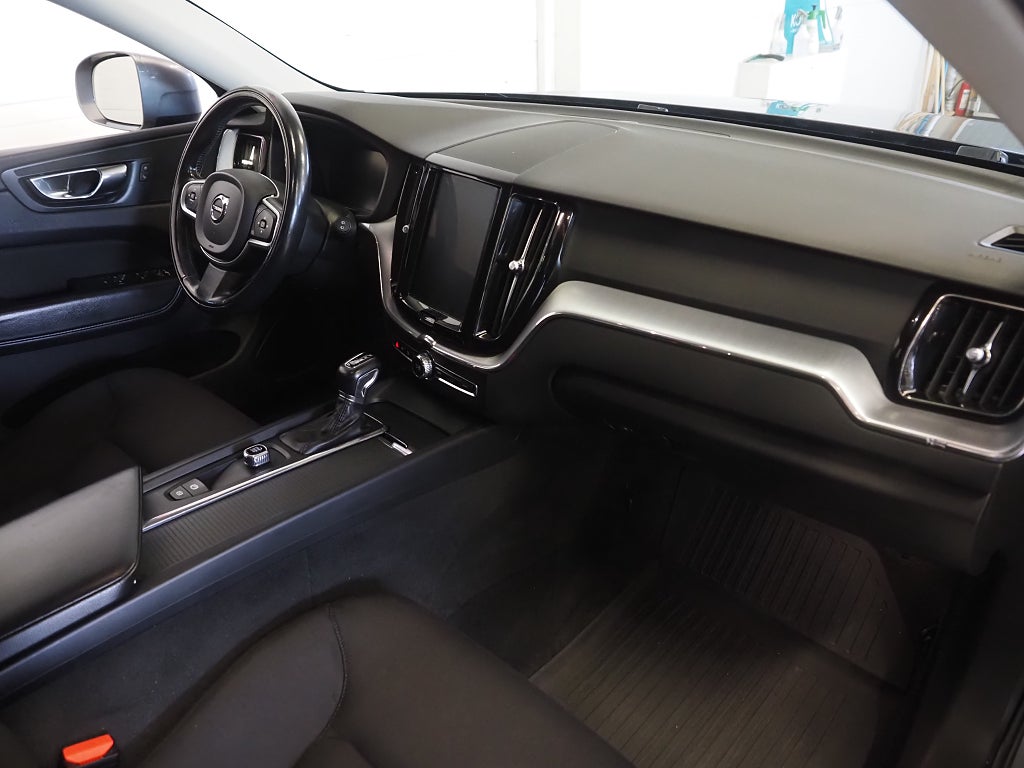 Volvo XC60 D4 AWD Geartronic 190hk Momentum Drag D-Värm 2019