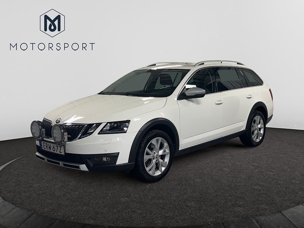 Skoda Octavia Scout 2.0 TDI 4x4 Premium Aut Värmare Dragkrok