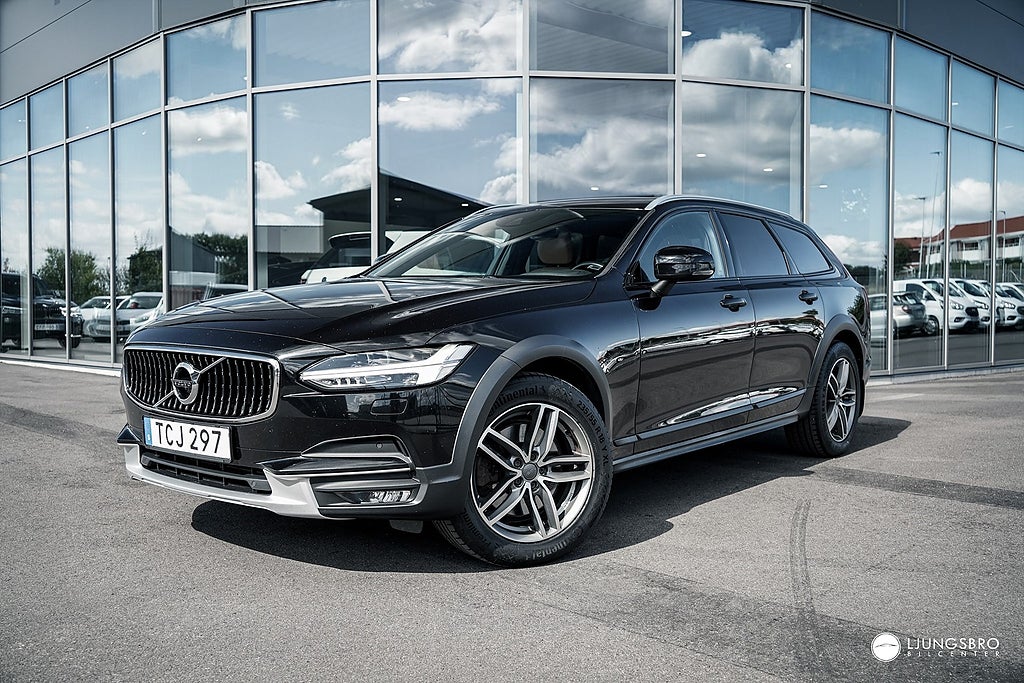 Volvo V90 Cross Country D4 AWD Pro 190hk / Drag / Kamera