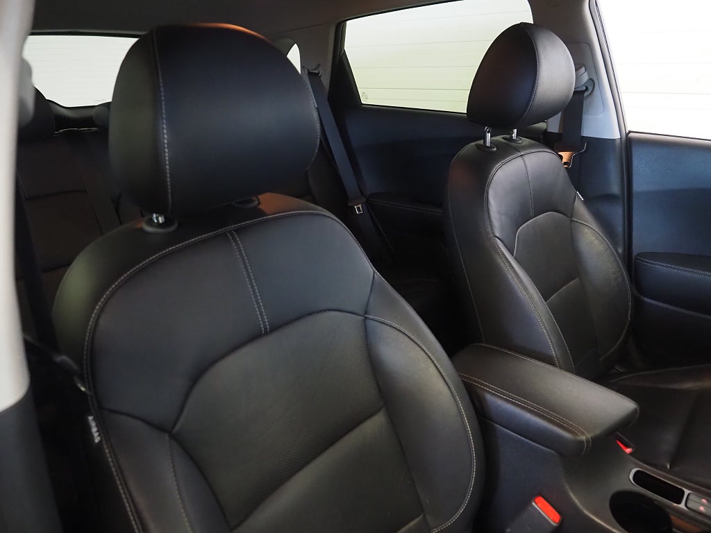 Kia Niro P-HEV DCT Advance Plus 141hk | Pluspaket 2 | Skinn | 2019
