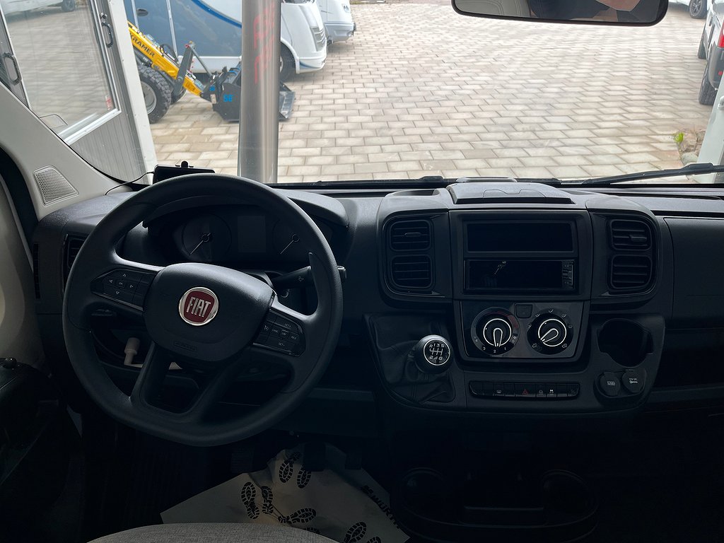 Carado A 464 B-kort / 6 bältade / 6 Sovplatser /4995kr/mån - Carado