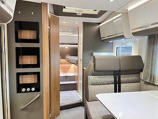 Husbil-halvintegrerad Adria MATRIX PLUS 670 SL 9 av 19