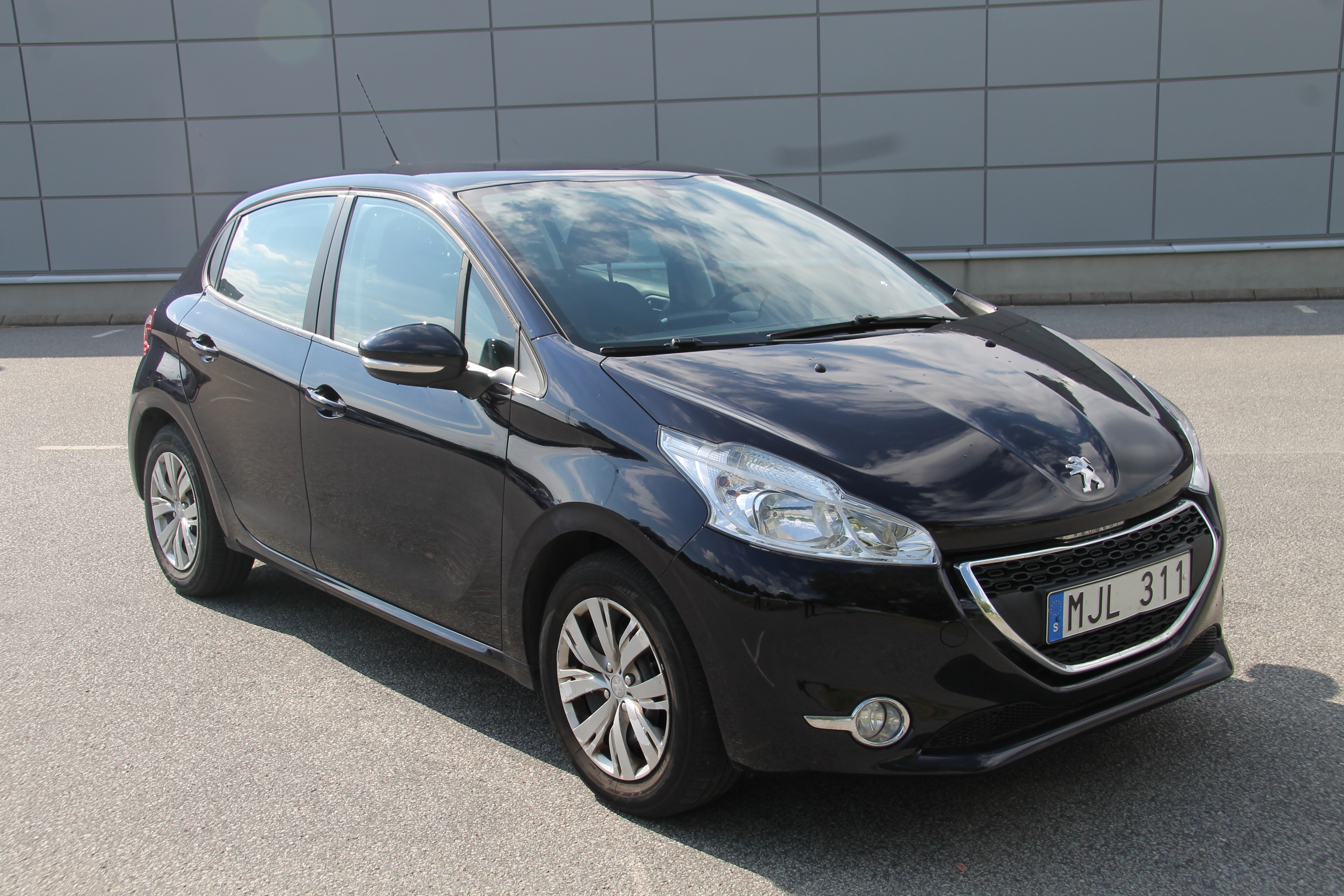 Peugeot 208 5-dörrar 1.2 VTi 82hk 2013, bild 3/36