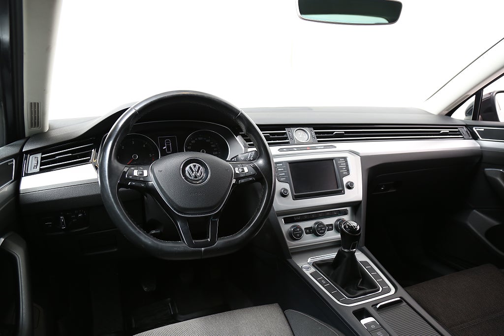 Volkswagen Passat 2,0 TDI 150hk Sportscombi Värmare Dragkrok