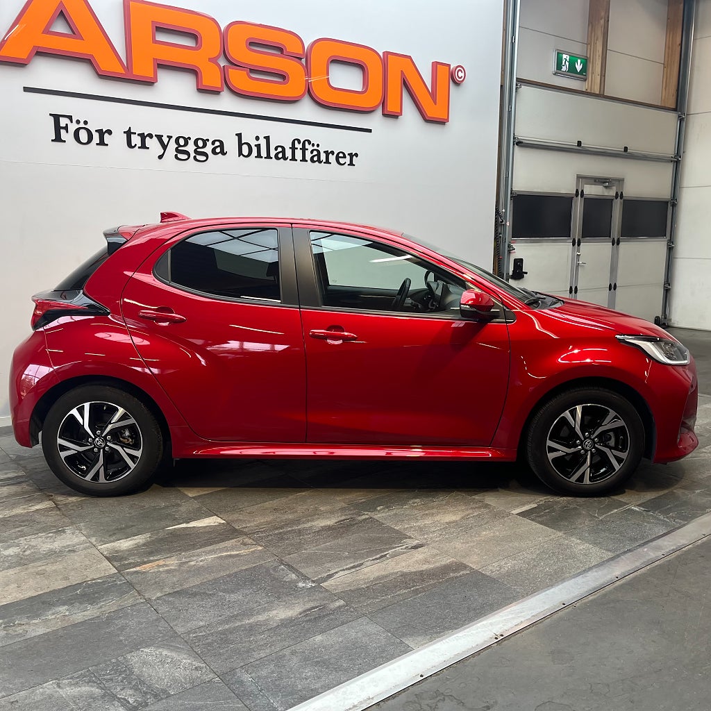 Toyota Yaris Hybrid 115hk CVT Active Plus Apple Carplay Rattvärme
