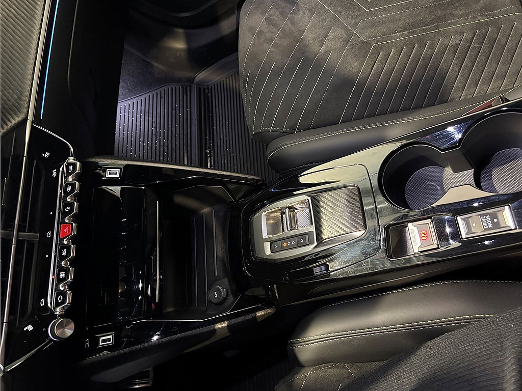 Bild på Peugeot 2008 GT 1.2 PT 130hk Aut - B-KAMERA, CARPLAY