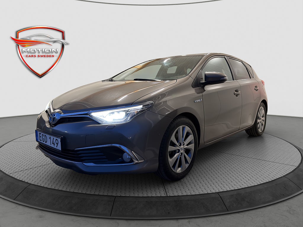 Toyota Auris Hybrid e-CVT Vinter hjulB kamera P sensorer Värmare