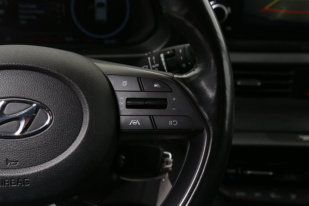 Hyundai i20 1,2 MPi 84hk Essential Kamera CarPlay 1ägare P-sensor 2021