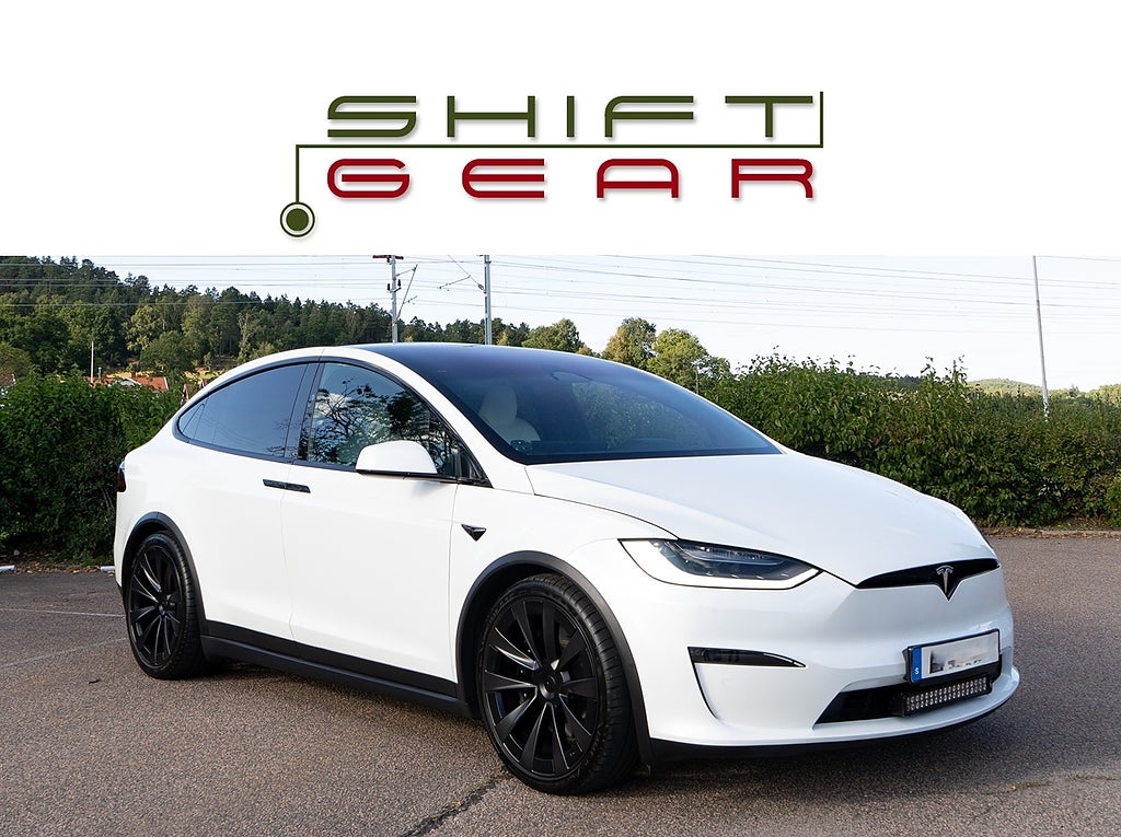Tesla Model X PLAID 6-sits 22 tum All White Dragkrok MOMS