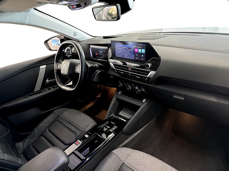 Bild på Citroën C4-X Shine 1.2 PT 130hk Aut HUD B-KAMERA NAVI
