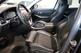 Sedan BMW 330e 12 av 25