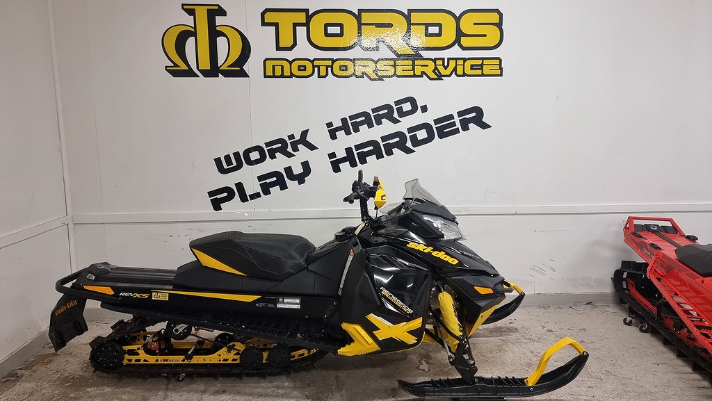 Ski-Doo Renegade Backcountry X 600 (98mil) 