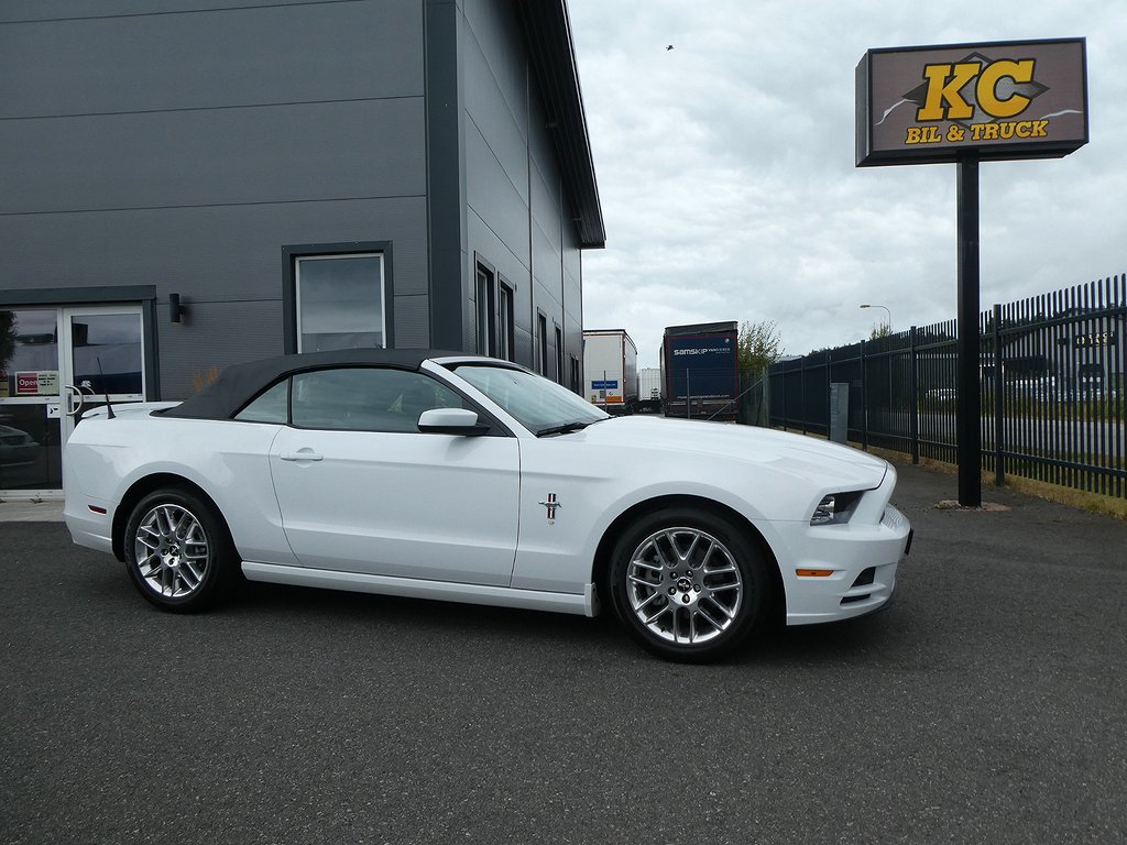 Ford Mustang V6 Convertible Premium 2014 OBS! 2383 mil!