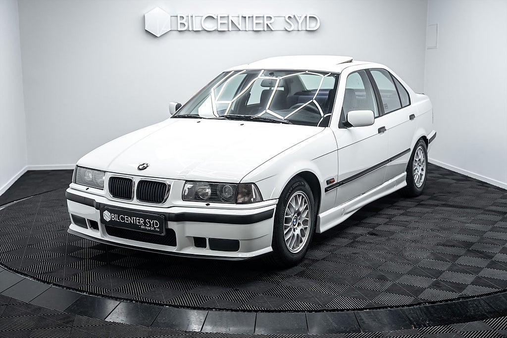 BMW 325 i Sedan|Taklucka|Automat|Låg-Milad|192hk|