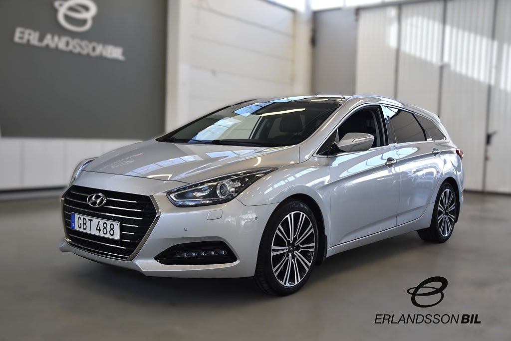 Hyundai i40 cw 1.7 CRDi DCT ComfortPlus PANO B-KAMERA NAVI DRAG