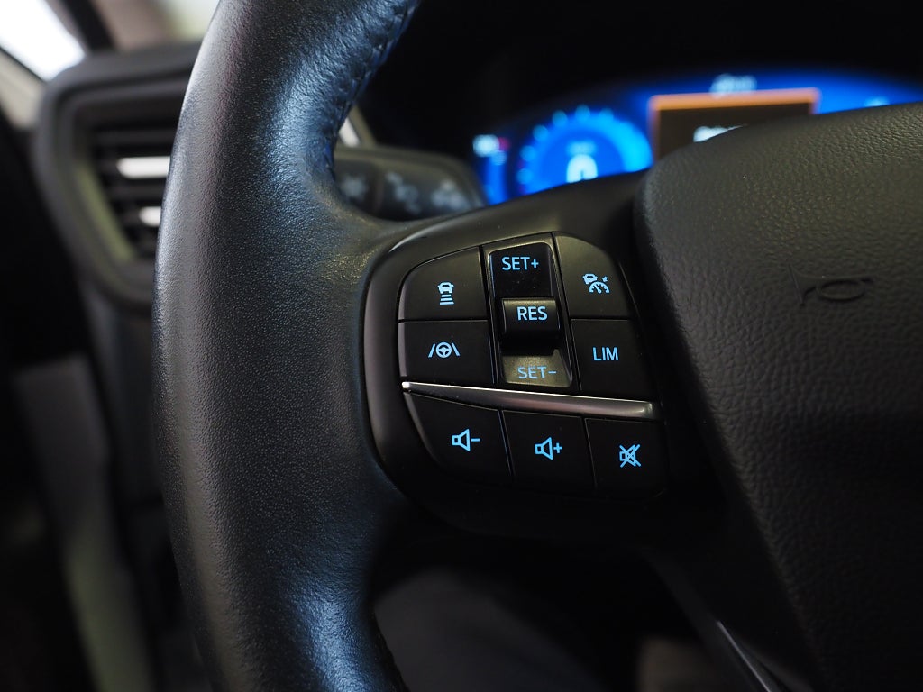 Ford Kuga Plug-In Hybrid 225hk E-CVT Titanium |Drag|Kamera|Navi|