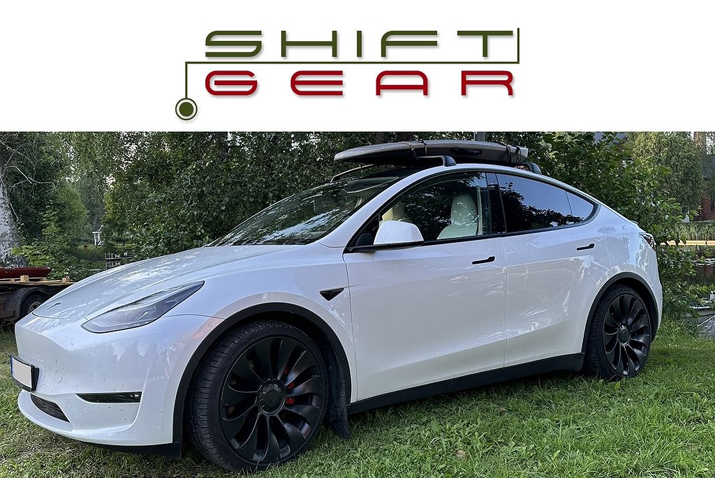 Tesla Model Y Performance All White *MOMS* Dragkrok 1äg