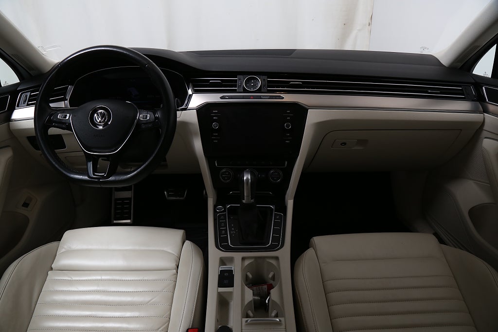 Volkswagen Passat Alltrack 2,0 TDI 190hk 4M Executive DSG Navi Skinn Värmar 2018