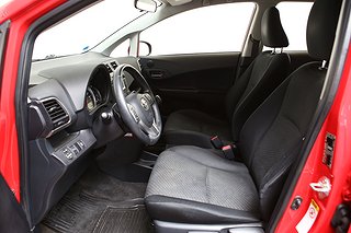 Halvkombi Toyota Verso-S 10 av 23