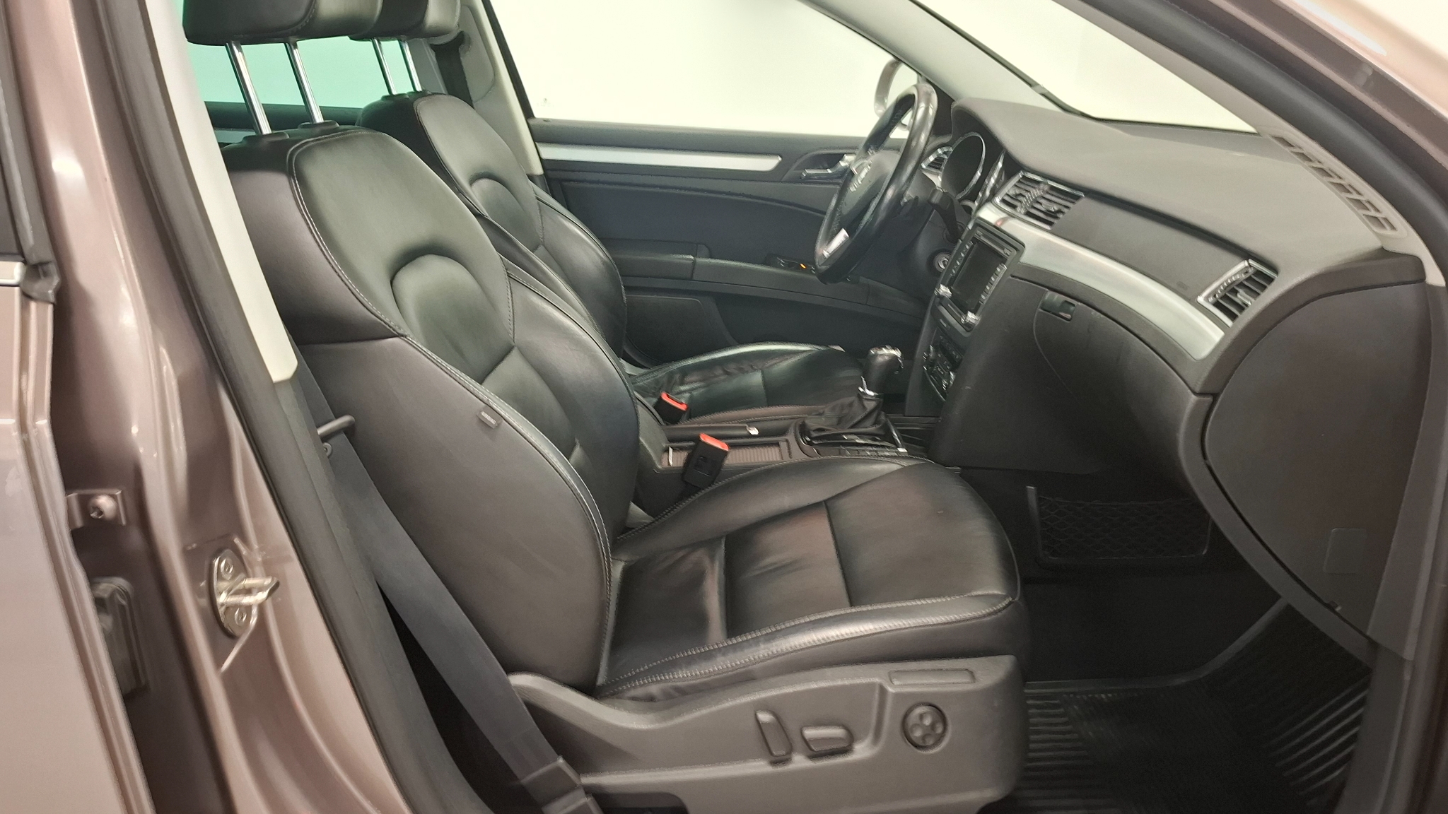 Skoda Superb 2014, bild 7/10