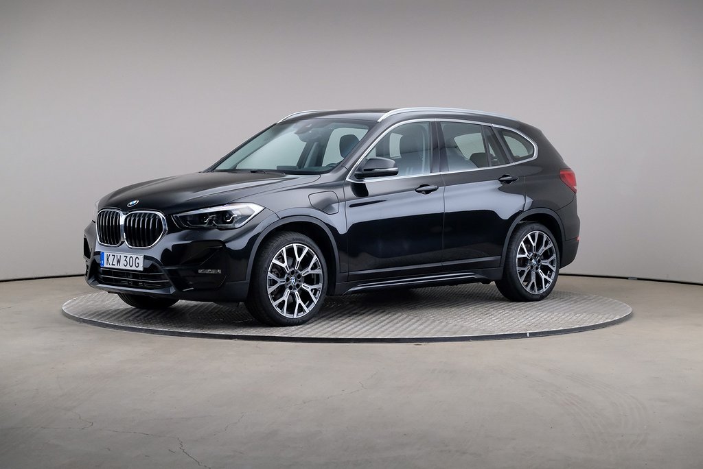 BMW X1 Xdrive 25e Sport Line Connected Panorama H/K HuD