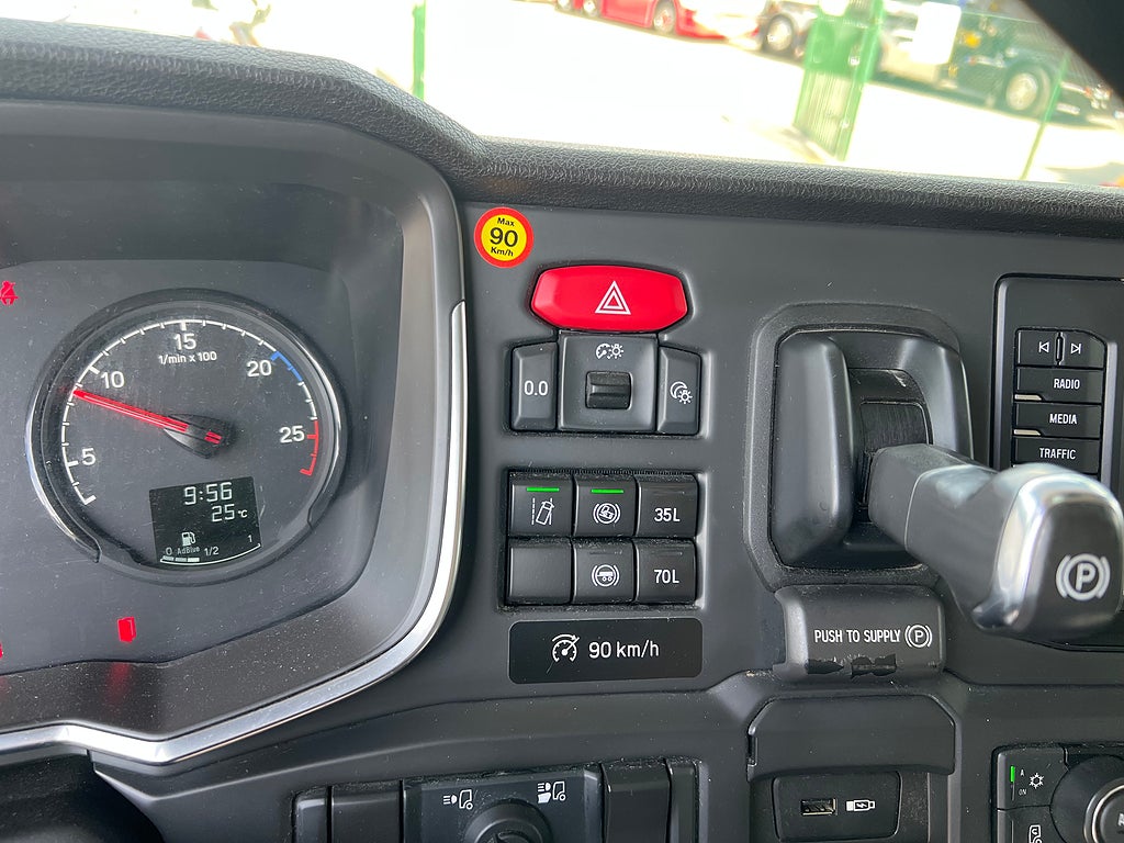 Scania G450 6x2*4 XT Lastväxlare, Fullt Plogutrustad