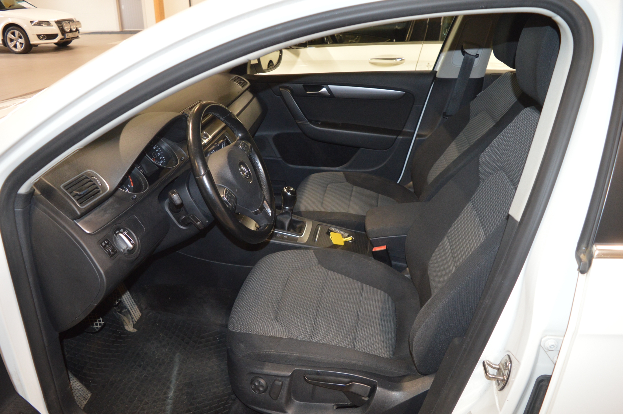 Volkswagen Passat 2013, bild 3/48