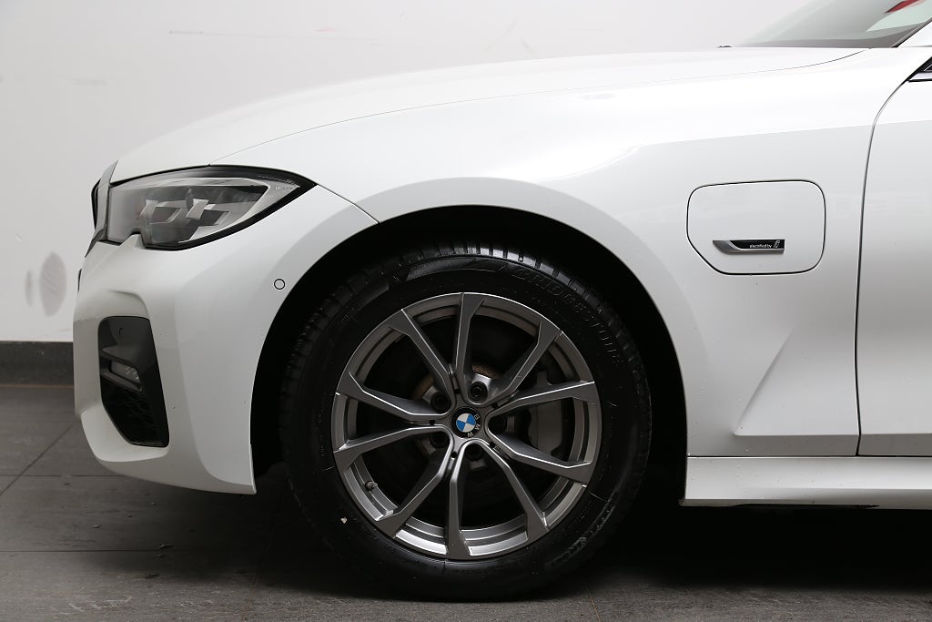 BMW 330e xDrive 292hk Touring  M Sport Aut Läder Drag Leasbar 2022