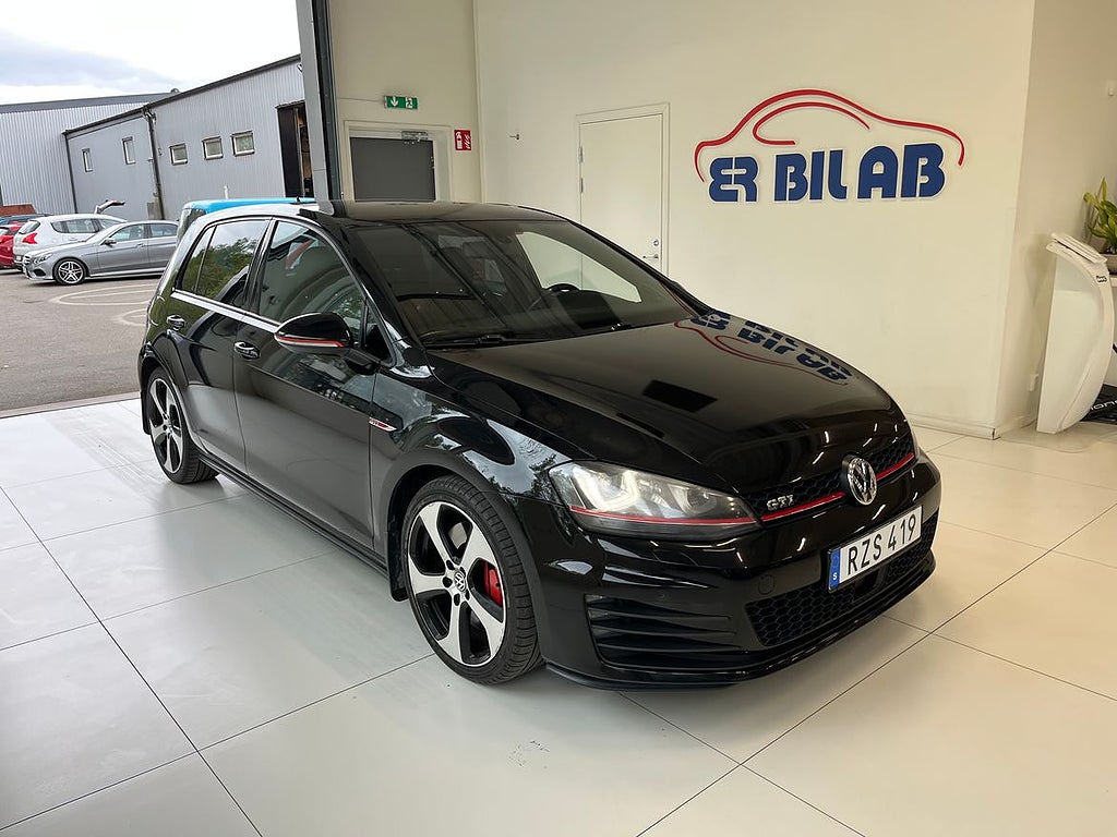 Volkswagen Golf GTI Performance 2,0 TSI Perfomance DSG Aut