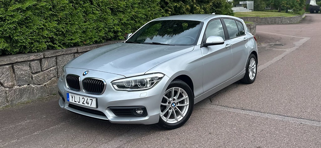 BMW 118d xDrive 5-dörrars Dragkrok Rattvärme 
