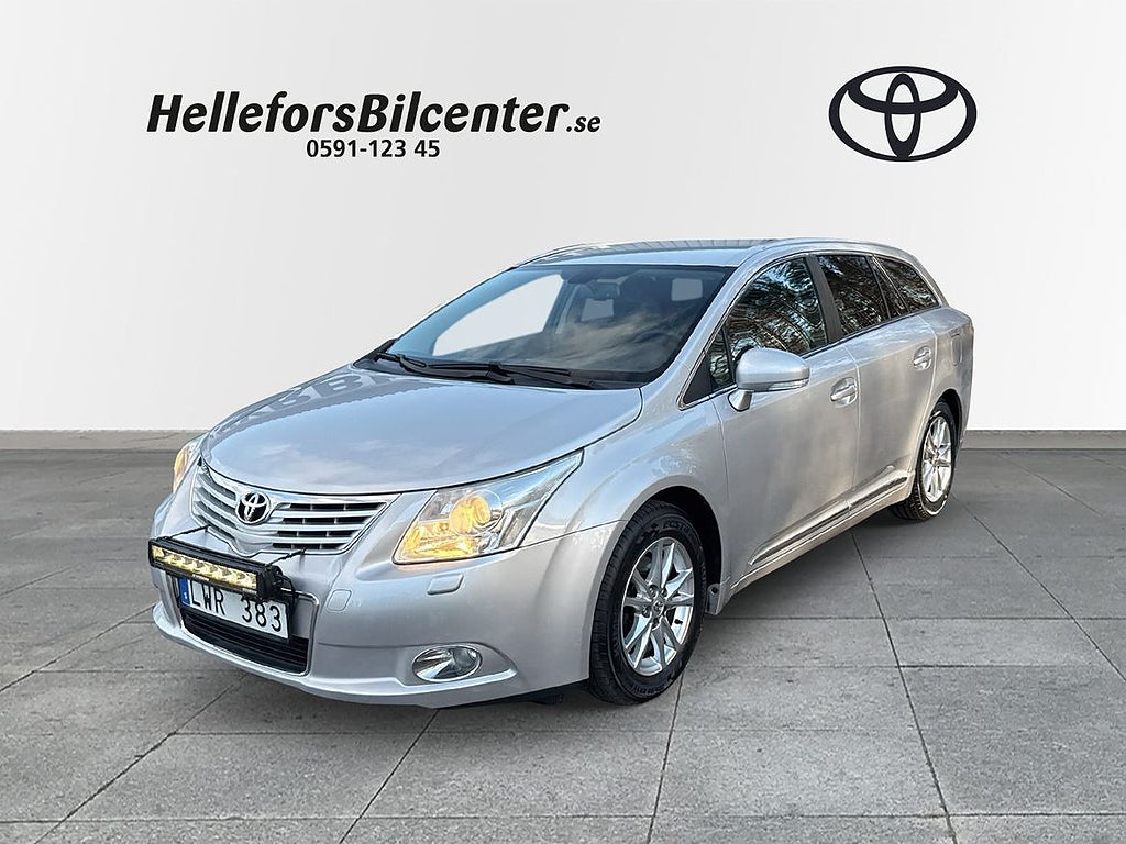 Toyota Avensis TS 147hk Chrome Edition Drag Backkamera Vhjul LED ramp