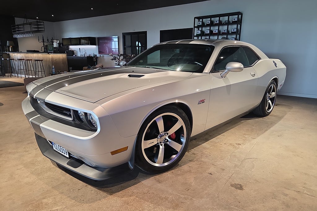 Dodge Challenger 6.4 V8 HEMI 476hk