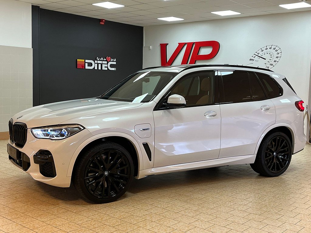 BMW X5 xDrive45e iPerformance M Sport Panorama Fullutrustad