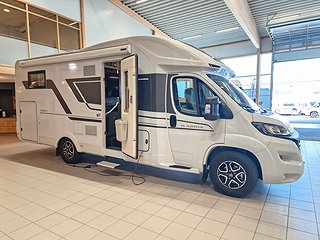 Husbil-halvintegrerad Adria CORAL 670 SC PLUS 2 av 28