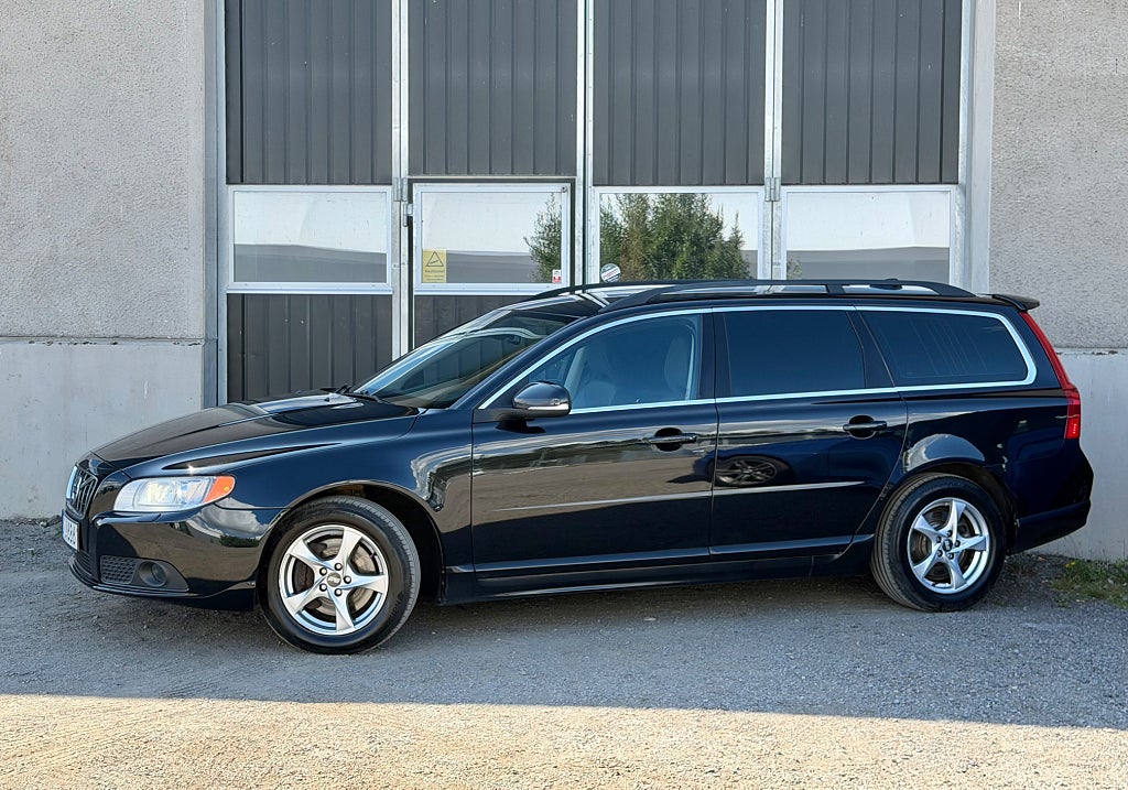 Volvo V70 D5 215HK Momentum Värmare Drag Bluetooth 