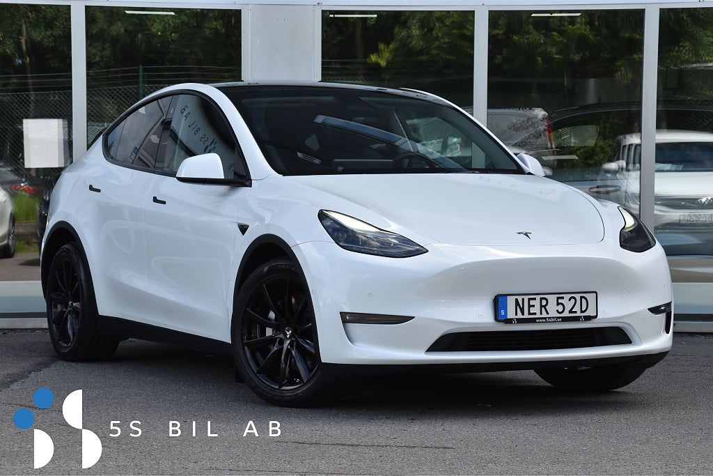 Tesla Model Y Long Range AWD KAMERA PANO VÄRM NAVI VÄRMEPUMP 514HK