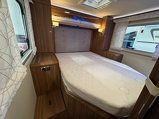 Husbil-integrerad Eura Mobil Integra Line 725 QB 150HK 15 av 23
