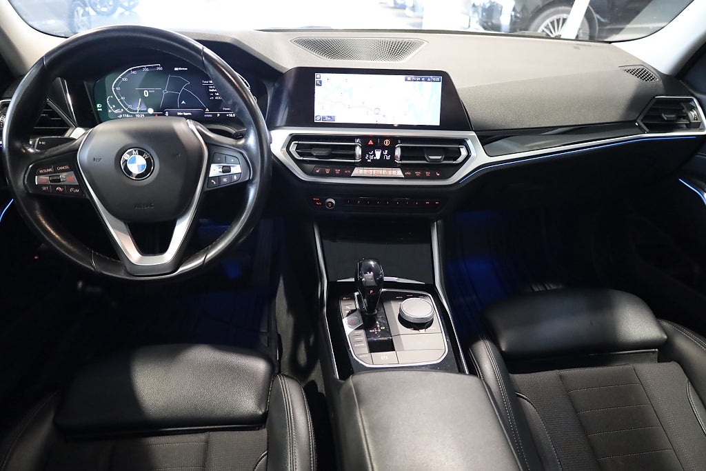 BMW 330e Sedan Steptronic Sport line Navi CarPlay Leasbar