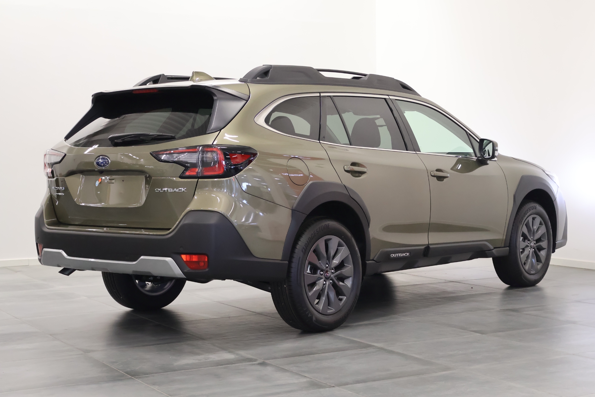Subaru Outback 2.5 4WD Adventure 2025, photo 3/48