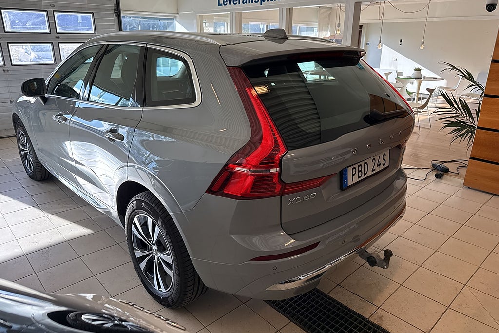 Volvo XC60 Recharge T6 AWD Aut Core Edition V-hjul Pano Kamera Nav miniatyr 4