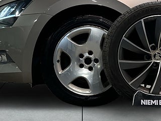 Skoda Superb Kombi 2.0 TDI 4x4 Business Edition L&K Drag Dvärm GPS Kamera SoV