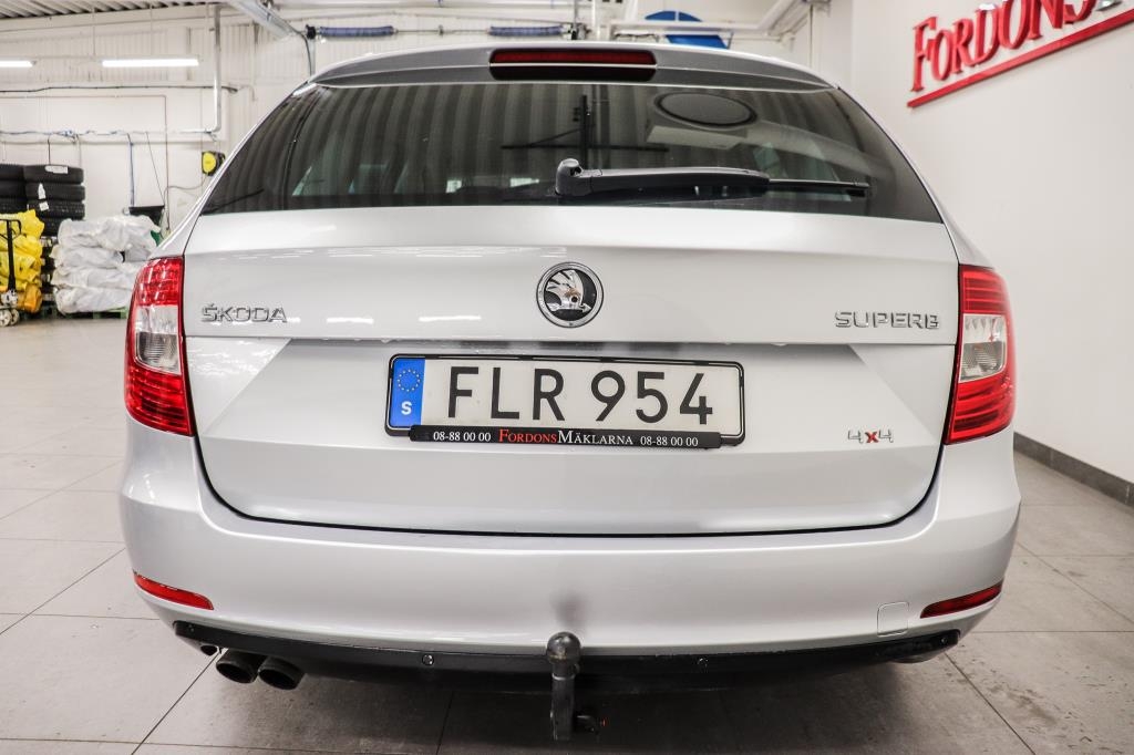 Skoda Superb 2015, bild 6/57