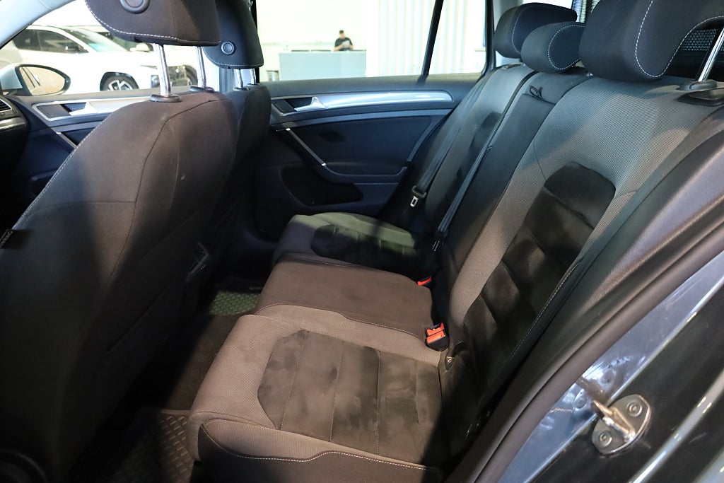 Volkswagen Golf Alltrack 1.8 TSI BMT 4Motion Drag Värmare Kamera Massage Ca 2017