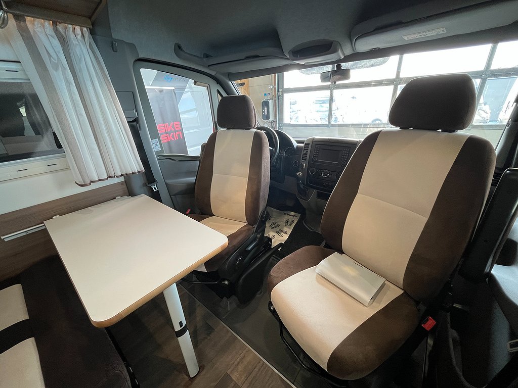 Bravia Swan 699 / Mercedes / Långbädd / Solcell / Drag /Auto - Bravia