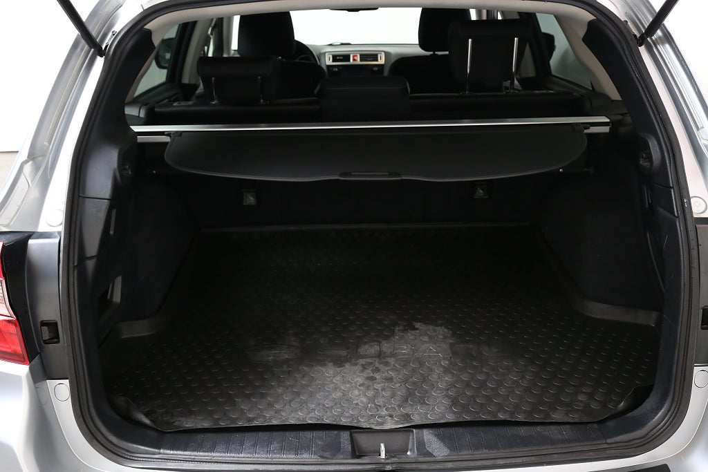 Subaru Outback 2,5i 175hk Base AWD Aut Motorv Drag Extraljus 2017