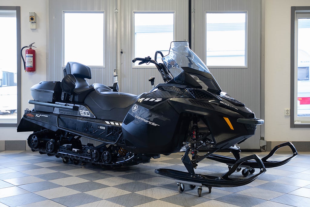 Lynx Commander 800 E-TEC *396 mil!*